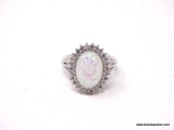 .925 STERLING SILVER LADIES 2 3/4 CT OPAL RING. SIZE 8.