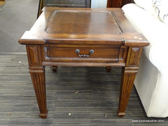 LANE MAHOGANY END TABLE WITH REEDED TAPERED LEGS AND 1 DRAWER. MEASURES 28 IN X 30 IN X 26 IN.