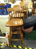 SET OF 4 PLANK BOTTOM SWIVEL BARSTOOLS WITH TURNED LEGS. EACH MEASURES 16 IN X 15 IN X 41 IN. SOLD