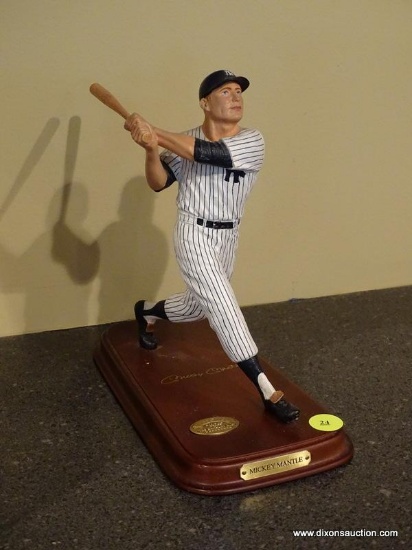 (BAS) THE DANBURY MINT "MICKEY MANTLE" FIGURINE. MEASURES 4.5 IN X 8.5 IN X 8.5 IN. ITEM IS SOLD AS