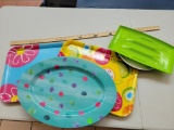 SUMMER ENTERTAINMENT LOT WITH 5 COLORFUL TRAYS IN VARIOUS SIZES