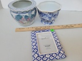 LOT OF BLUE AND WHITE CERAMIC PLANTERS AND FRAME - ONE PLANTER HAS BEEN REPAIRED - SEE PHOTOS