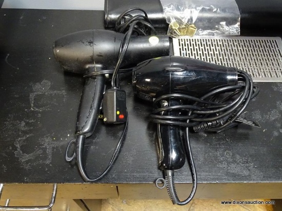 LOT OF (2) HAIR DRYERS TO INCLUDE BIO-IONIC SIGNATURE SERIES BLOWER & ELCHIM C000120X BLOWER.