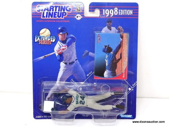 STARTING LINEUP MLB "KEN GRIFFEY JR." (1998) WITH COLLECTIBLE CARD. IS IN BLISTER PACKAGE. ITEM IS