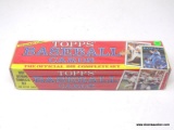 TOPPS BASEBALL CARDS THE OFFICAL 1988 COMPLETE SET, 792 CARDS, IN ORIGINAL BOX WITH PLASTIC. ITEM IS