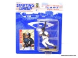 STARTING LINEUP 10TH YEAR 1997 EDITION COLLECTIBLE FIGURE WITH CARD OF FRANK THOMAS. IS IN BLISTER