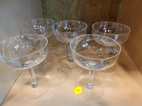 SET OF 5 VINTAGE CRYSTAL CHAMPAGNE GLASSES (MATCHES LOT 27)