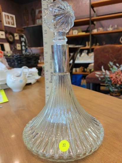 VINTAGE CAPTAIN'S GALLEY GLASS LIQUOR DECANTER - APPROX 11 INCHES TALL
