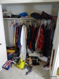 (MBED) CLOSET LOT OF LADIES CLOTHING SIZE LARGE TO 1 X, SIZE 9.5 SHOES AND A FEW HANDBAGS, ITEM IS