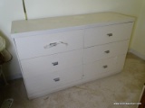 (UPBED 1) MID CENTURY MODERN 6 DRAWER WHITE PAINTED DRESSER, DRAWERS A DOVETAILED WITH OAK