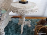 (SUN) UNIQUELY CARVED 1960'S ERA WHITE PAINTED ROUND AND PEDESTAL BASED END/SIDE TABLE WITH FOO DOG