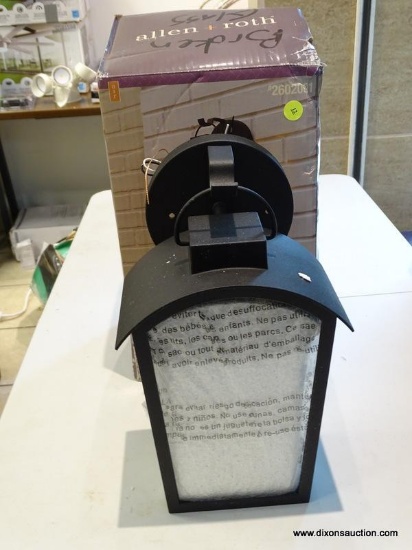 (R1) ALLEN & ROTH "WELTON" OUTDOOR WALL LANTERN. IS IN BOX. ITEM #2602091. GLASS IS BROKEN OUT. ITEM
