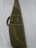 RED HEAD GREEN WATER RESISTANT RIFLE OR SHOTGUN HOLDER. 49 IN. ITEM IS SOLD AS IS WHERE IS WITH NO