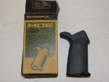 MAGPUL GRIP MAG 416 GRAY. AR15/M4. ITEM IS SOLD AS IS WHERE IS WITH NO GUARANTEES OR WARRANTY, NO