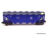 LIONEL B & O COVERED HOPPER CAR WITH BOX. #9130. MEASURES 11 IN LONG. ITEM IS SOLD AS IS WHERE IS