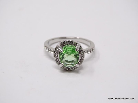 .925 STERLING SILVER LADIES 1 1/2 CT PERIDOT RING. SIZE 8.