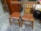 (R1) PAIR OF CHERRY FINISH PLANK BOTTOM AND ARROW BACK SIDE CHAIRS. MEASURE 18 IN X 18 IN X 35 IN.