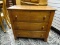 (R1) ANTIQUE MAHOGANY 3 DRAWER NIGHT STAND / SIDE TABLE / END TABLE WITH WOODEN KNOB STYLE HANDLES.