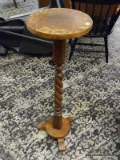 (R2) MAHOGANY TWIST TURNED PEDESTAL PLANT STAND. MEASURES 11 IN X 37 IN. HAS WEAR. ITEM IS SOLD AS