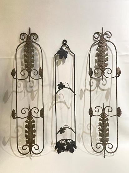 (S12L) WROUGHT IRON WALL HANGING METAL PLATE RACKS WITH METAL GRAPE & ORNATE LEAF DESIGNS 34 INCHES