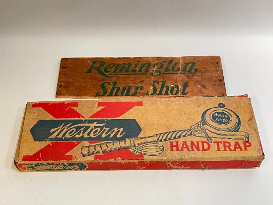 (S11K) WINCHESTER WESTERN OLIN CLAY PIGEON HAND TRAP IN ORIGINAL BOX & PANEL FROM REMINGTON SHUR