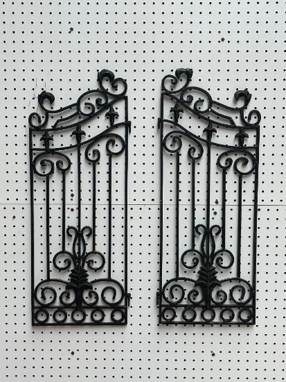 (S12L) WROUGHT IRON ORNATE GARDEN GATE PANELS (EACH MEASURING 28 X 11 INCHES)