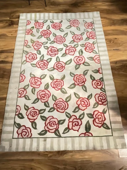 (S12L) VINTAGE CANVAS BACK ROSE PATTERN HOOKED AREA RUG (70 X 47 INCHES)