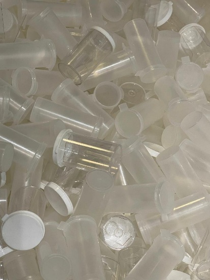 (S14N) HUGE LOT OF OVER 100 CLEAR FILM CANISTERS INCLUDES RUBBER MAID SNAP TOPPER CLEAR STORAGE BIN