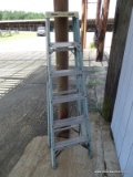 (SHED1) WERNER 10 FT. STEP LADDER. ITEM IS SOLD AS IS WHERE IS WITH NO GUARANTEES OR WARRANTY. NO