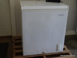 (GAR) SMALL CHEST STYLE DEEP FREEZER. MEASURES 28 IN X 21 IN X 33 IN. ITEM IS SOLD AS IS WHERE IS