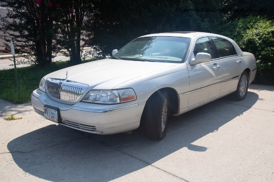9/2/21 Lincoln Town Car Online Sale.