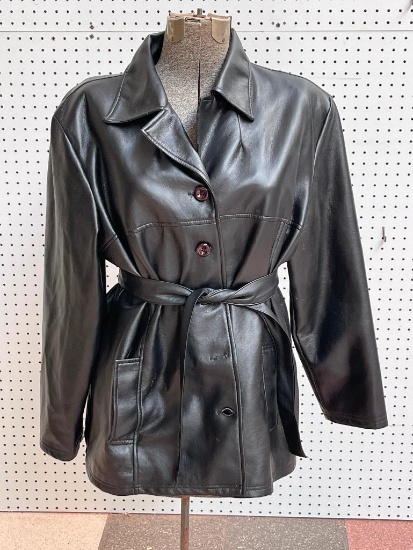 L.A. BLUES FAUX LEATHER PLEATHER POLYURETHANE BLACK JACKET SIZE 18/20 WITH BELT