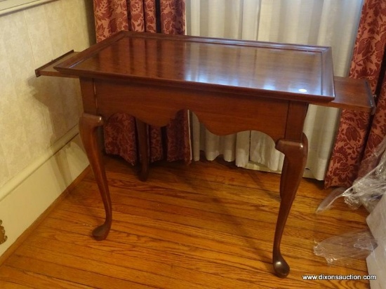 (LR) CHERRY PENNSYLVANIA HOUSE QUEEN ANNE TEA TABLE WITH PULL OUT SLIDES-EXCELLENT CONDITION- 30 IN