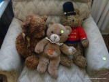(APTLR) 3 PLUSH BEARS- 2 ARE GUND BEARS- 17 IN AND 19 IN AND THE OTHER IS 15 IN, ITEM IS SOLD AS IS