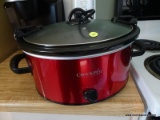 (APTKIT) CROCK POT, NEVER USED, ITEM IS SOLD AS IS WHERE IS WITH NO GUARANTEES OR WARRANTY. NO