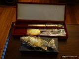 (DR) 2 PIECE LOT TO INCLUDE A GODINGER SILVER PLATE FISH THEMED NAPKIN HOLDER WITH BOX, AND A 2