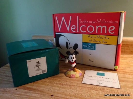 (UPKIT) WALT DISNEY COLLECTORS SOCIETY "WELCOME TO THE WALT DISNEY COLLECTORS SOCIETY" FIGURINE OF