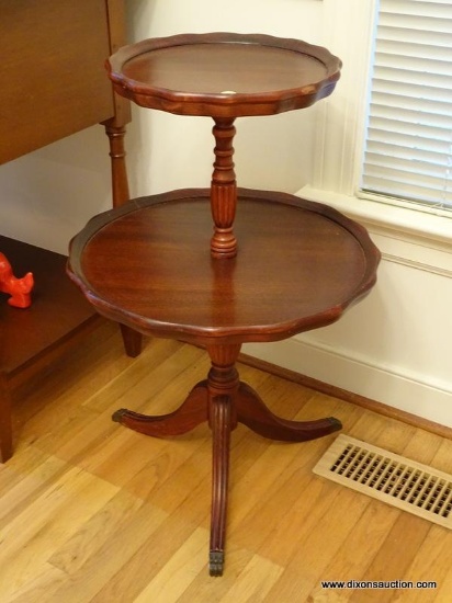 (DR) VINTAGE MAHOGANY PIE CRUST TOP 2 TIER DUNCAN PHYFE BUTLER'S TABLE WITH BRASS PAW FEET, 20 IN X