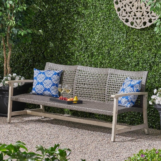 (R1) HAMPTON 44.1" WIDE OUTDOOR WICKER SOFA. THIS STUNNING OUTDOOR SOFAIS MANUFACTURED FROM TOUGH