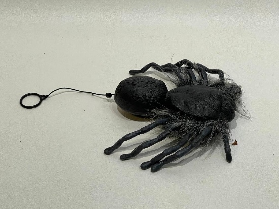 (9I) 5-INCH SCARY CREEPY HANGING SPIDER DECORATION
