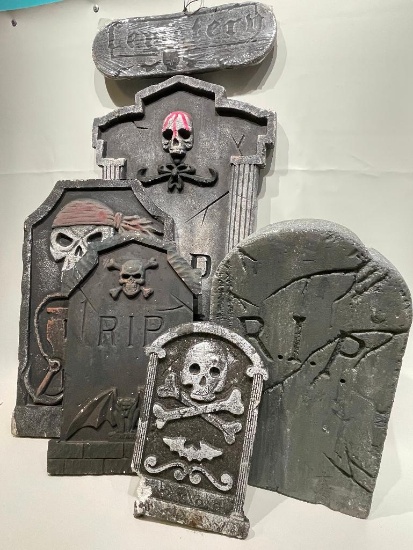 (8H) LARGE GRAVEYARD STYROFOAM GRAVESTONES AND CEMETERY SIGN, TALLEST MEASURES 35 INCHES