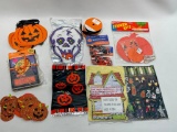 (10J) HALLOWEEN PARTY DECOR AND SUPPLIES INCLUDING JACK O LANTERN PUMPKIN BANNER, TABLE CONFETTI,