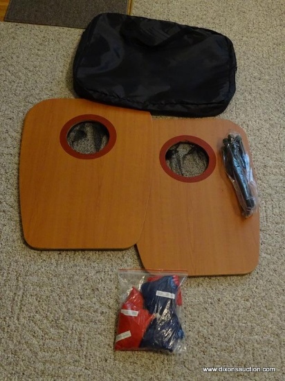 (FR) SET OF CARB BRAND CORN HOLE BOARDS WITH BEAN BAGS & CARRYING CASE.