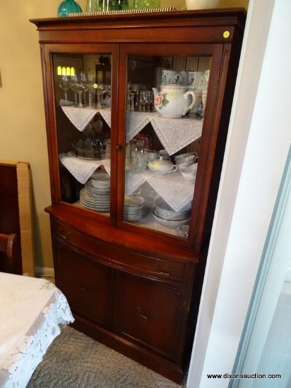 (DR) CHINA CABINET WITH 2 UPPER GLASS DOORS, SINGLE DOVETAIL DRAWER AD 2 LOWER CABINET DOORS.