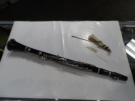 (SC) PATHFINDER CLARINET WITH HARD CASE. ITEM IS SOLD AS IS WHERE IS WITH NO GUARANTEES OR WARRANTY.