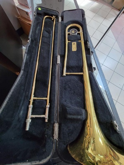 (SC) KING USA TROMBONE WITH HARD CARRYING CASE. ITEM IS SOLD AS IS WHERE IS WITH NO GUARANTEES OR