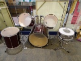 (SC) PEARL BRAND DRUM KIT FROM THE EXPORT SERIES. INCLUDES BASS DRUM, 2 MOUNTED SIDE DRUMS, A SNARE