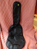 (BAY 7) SOFT CASE GUITAR CARRYING BAG. ITEM IS SOLD AS IS WHERE IS WITH NO GUARANTEES OR WARRANTY.