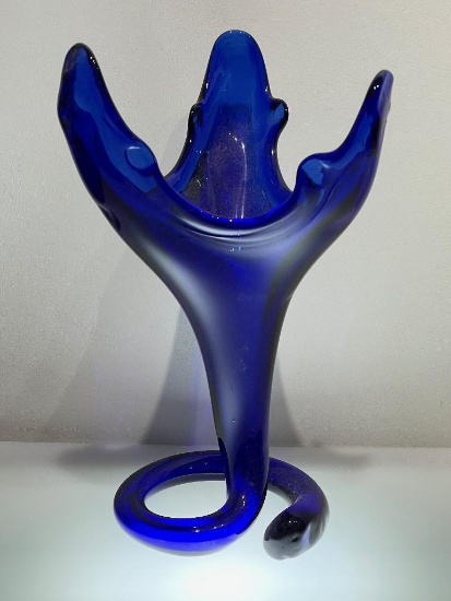 (1A) COBALT BLUE HAND BLOWN ART GLASS TRUMPET VASE 11.5 INCH HEIGHT