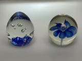 (2B) 3-INCH HAND BLOWN GLASS PAPERWEIGHTS FLOWER BUBBLES